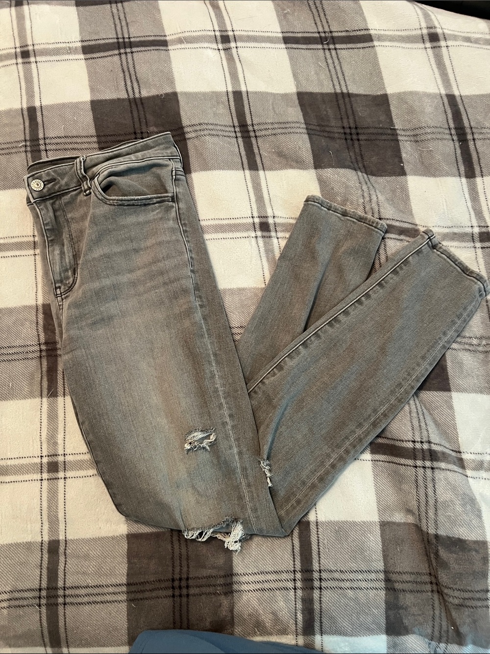 American Eagle Outfitters Grey Skinny Jeans with Distress